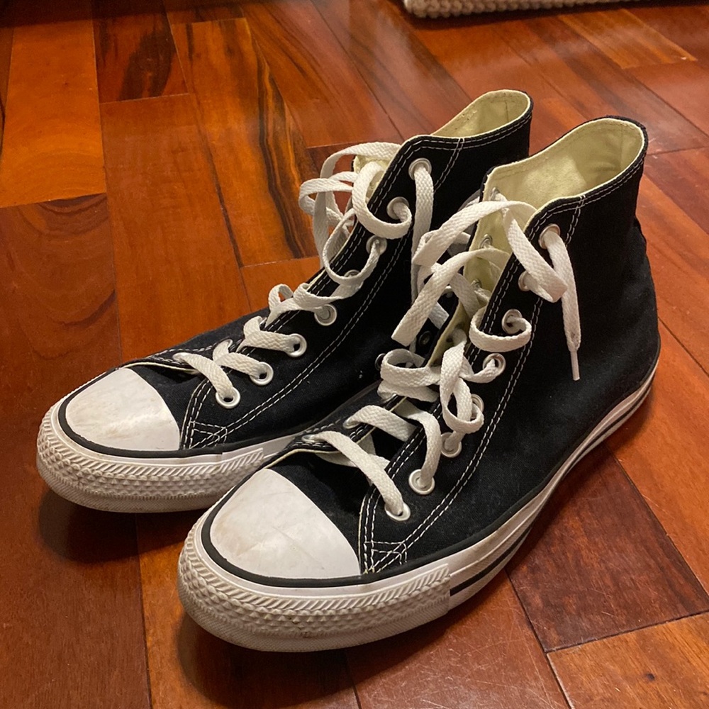 brand new size 10 converse!